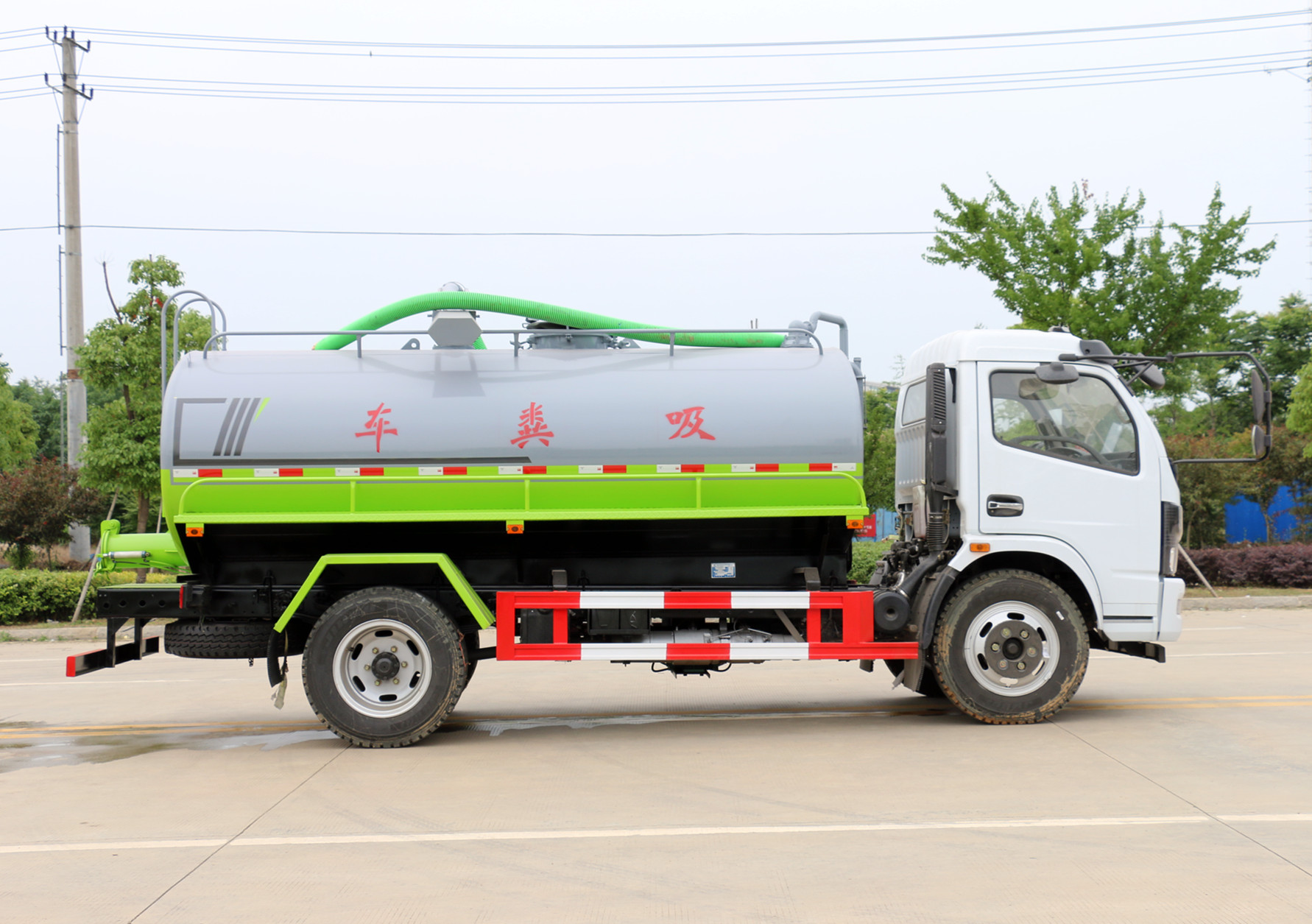 8方吸糞車(chē)介紹